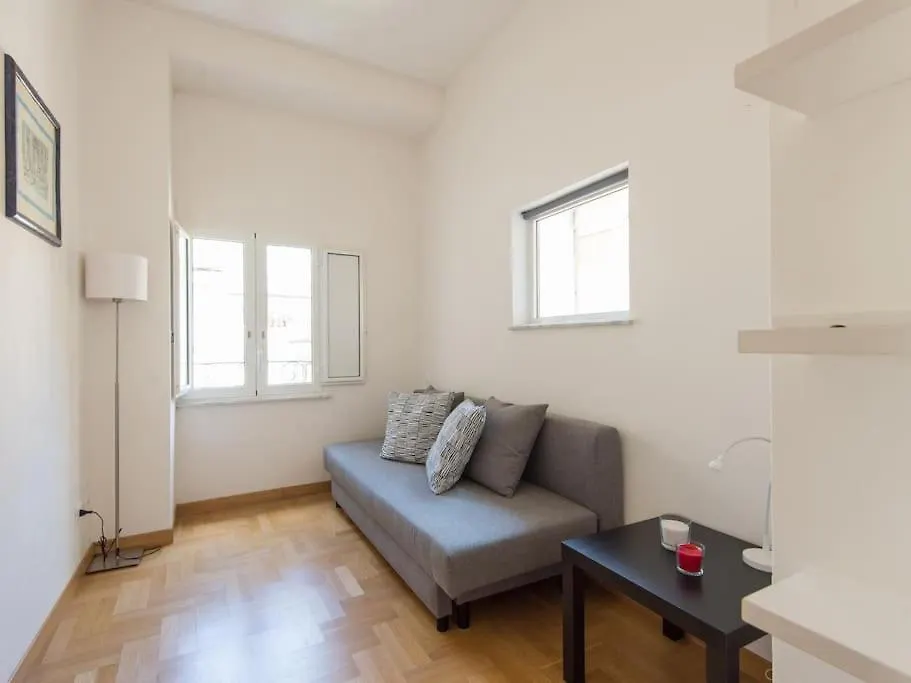 Trevi Fountain Luxury Apartment Rome