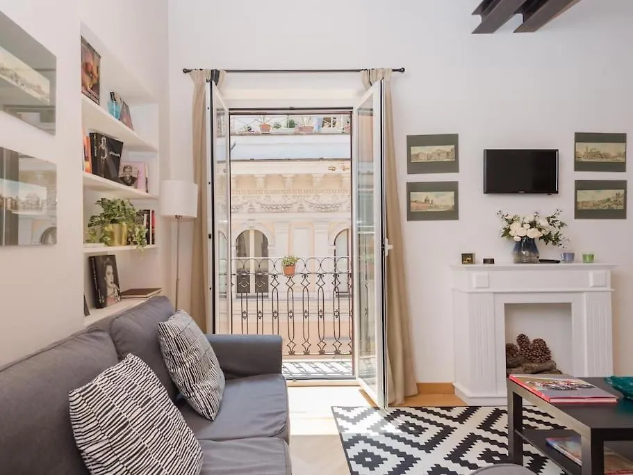 Trevi Fountain Luxury Apartment Rome 0*,  Italy