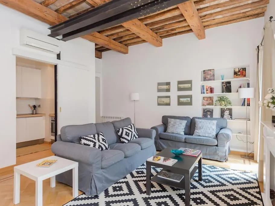 Trevi Fountain Luxury Apartment Rome