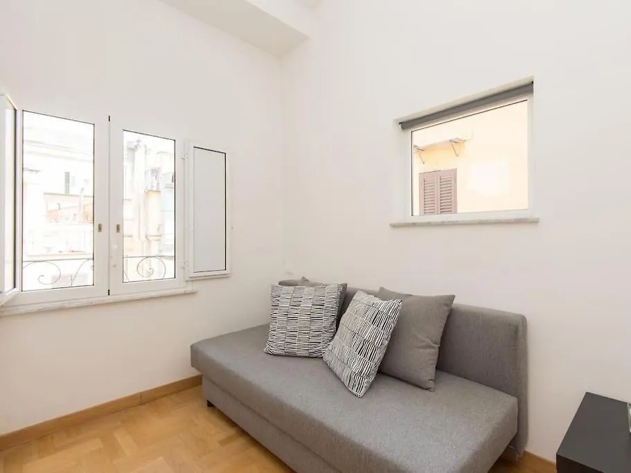 Trevi Fountain Luxury Apartment Rome