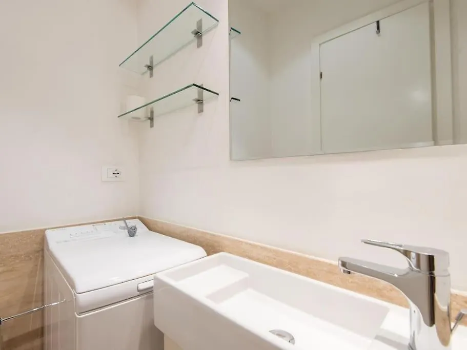 Trevi Fountain Luxury Apartment Rome