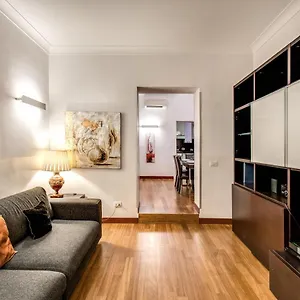 Bernini Near The Trevi Fountain - 4 Bedroom Rome