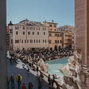 Trevi 86 Rome