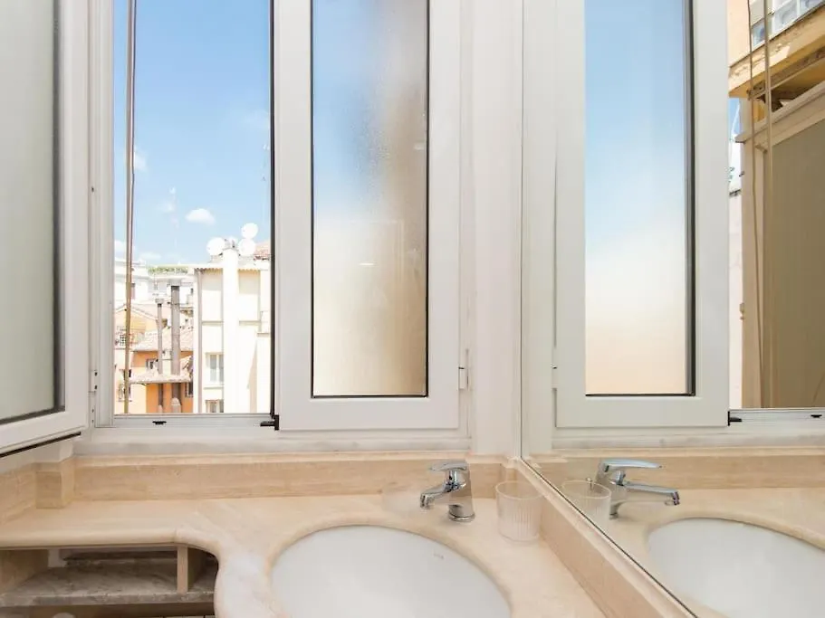 Trevi Fountain Luxury Apartment Řím Itálie
